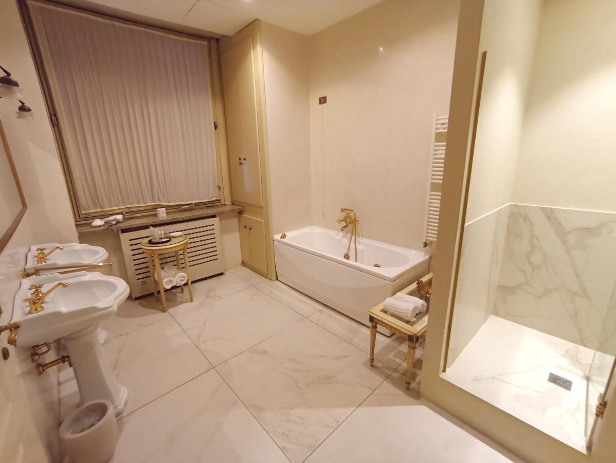 Mercanti Apts Via Passarella Milan Bagian luar foto